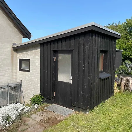 Cozy Annex With Sea View * 알링에